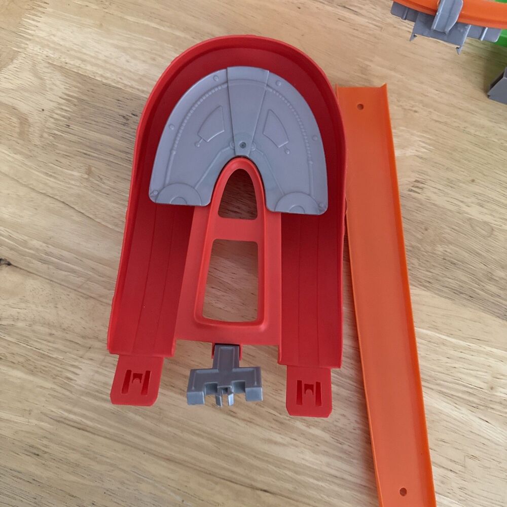 Hot Wheels Power Shift Raceway Track Set - Incomplete Set Or Replacement Parts - Picture 8 of 8